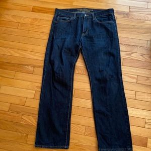Men’s AE dark wash jeans